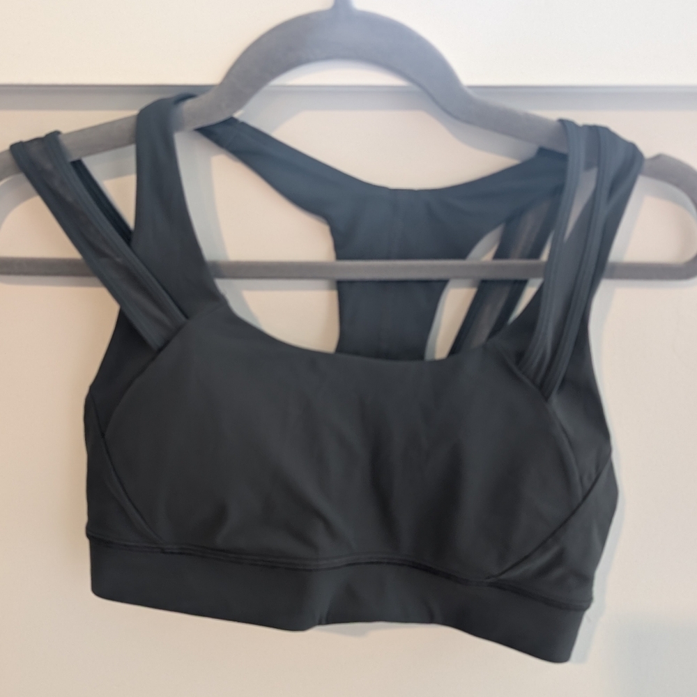 Lululemon Dark Gray Size 8 Preloved Sports Bra